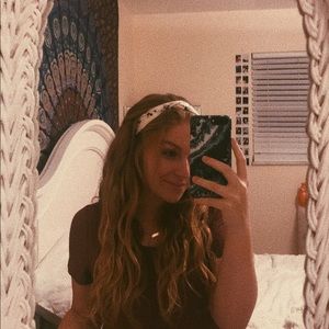 Meet your Posher, Julia